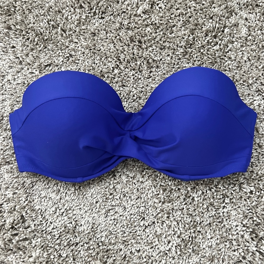 FINAL SALE 💙 Venus strapless blue bikini top size 34B or 32C